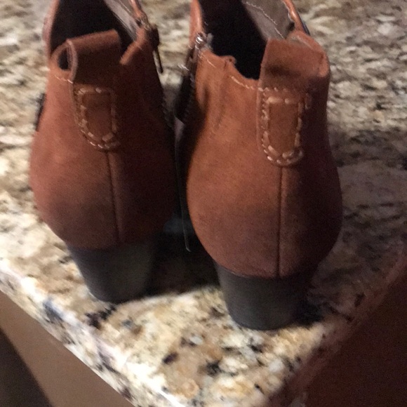 Boots - Picture 5 of 5